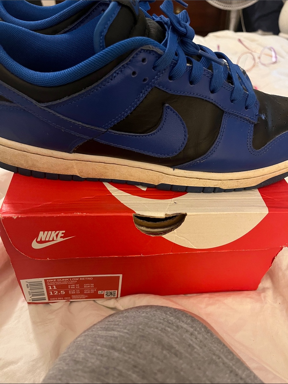 Nike Men’s Black and Royal Blue Low-Top Sneakers